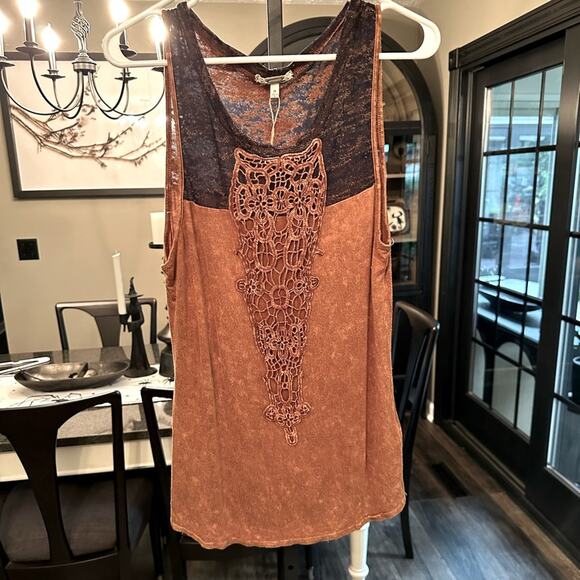 Gimmicks by BKE NWT Rust Brown Lace Accent Tank Top Size Medium - Picture 3 of 5